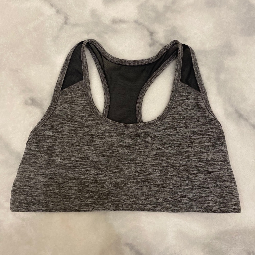 Cute and trendy heather grey sports bra Old Navy!
